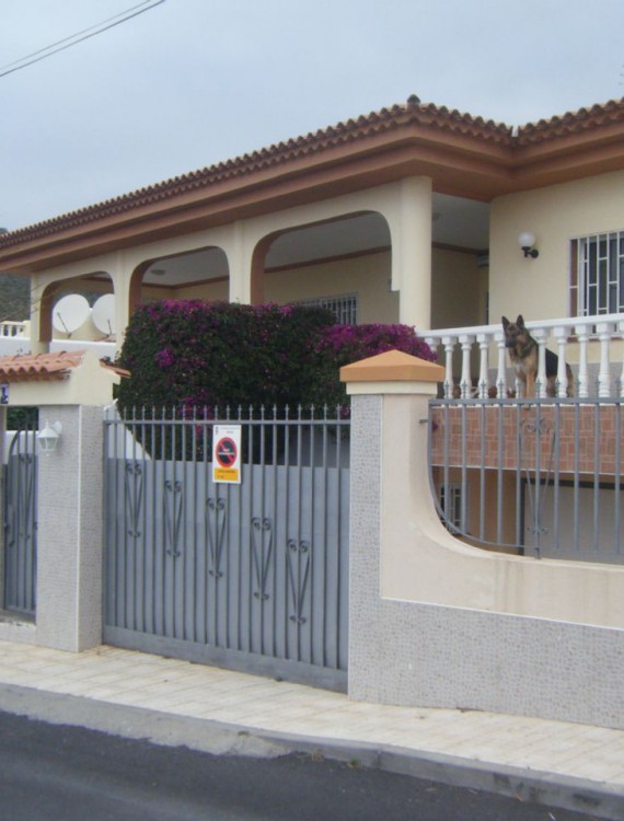 Villa in Arona